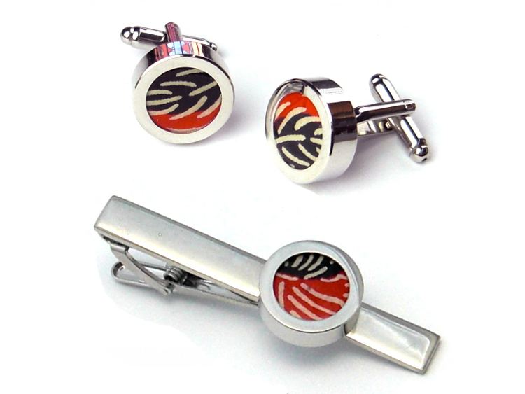 paper cufflinks and tiepin